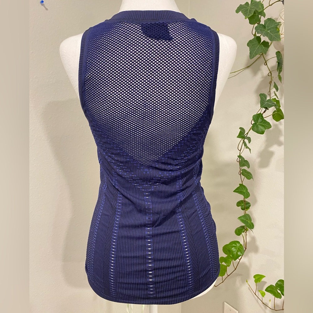 Athleta Women's Vented Sleeveless Tank Top Shirt Size XS - Picture 3 of 5